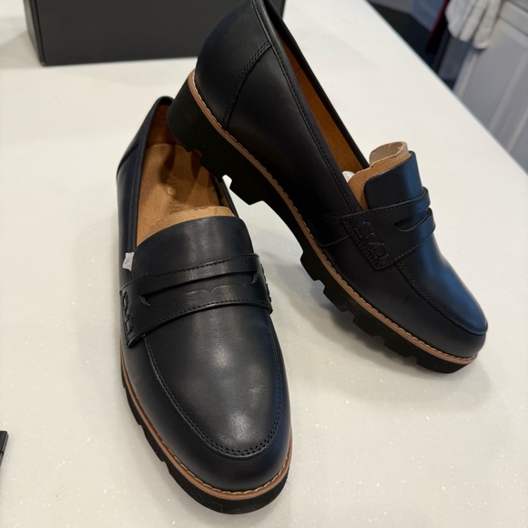 Vionic Women's Cheryl II Leather Loafers Navy Sz Chunky Lug Sole Sz 9.5 NIB - Picture 13 of 14
